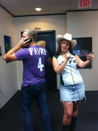 Illustration for article titled Here Are Some Photos Of People Pretending To Be Brett Favre And Jenn Sterger